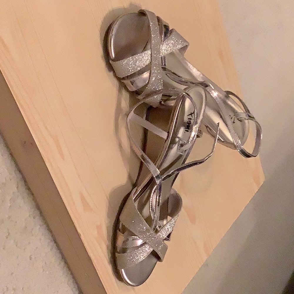 Formal shoes